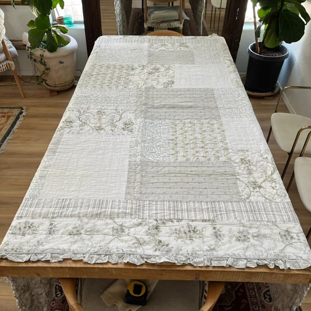 Vintage Chic Quilt Bedspread Gray Floral Patchwork Pattern 88 x 85 Ruffle Trim